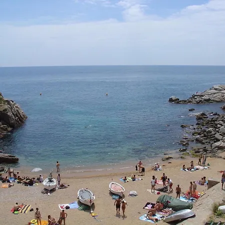 Lets Holidays Cozy House In The Center Of Town Будинок відпочинку *