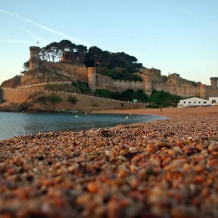 Будинок відпочинку Lets Holidays Cozy House In The Center Of Town