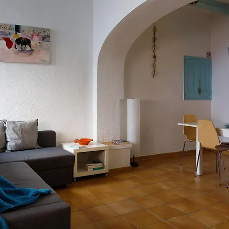 Будинок відпочинку Lets Holidays Cozy House In The Center Of Town