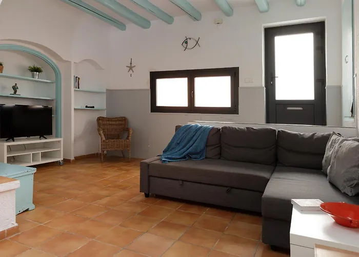 Дом отдыха Lets Holidays Cozy House In The Center Of Town Тосса-де-Мар